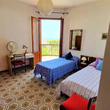 Spazioso E Fresco In Punto Strategico. Appartement
