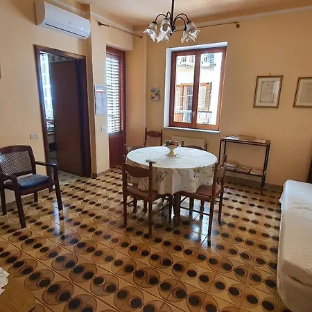 Apartment Spazioso E Fresco In Punto Strategico.